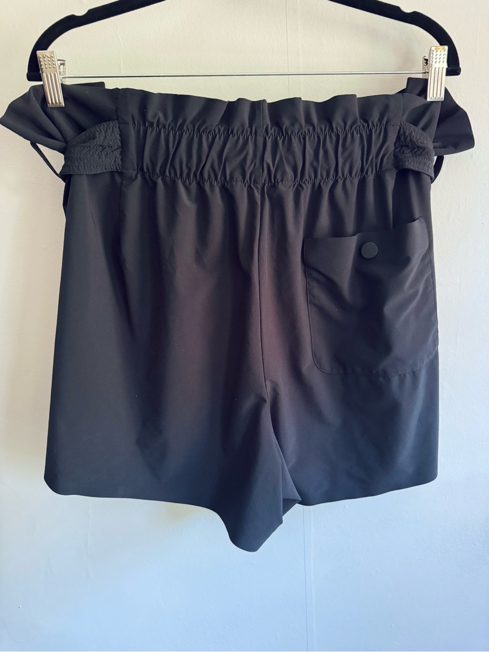 Athleta Black Skyline High-Waist Tie-Belt Women's Shorts - Picture 2 of 6